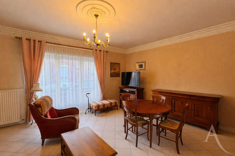 Maison - 240 m² - 7 pièces