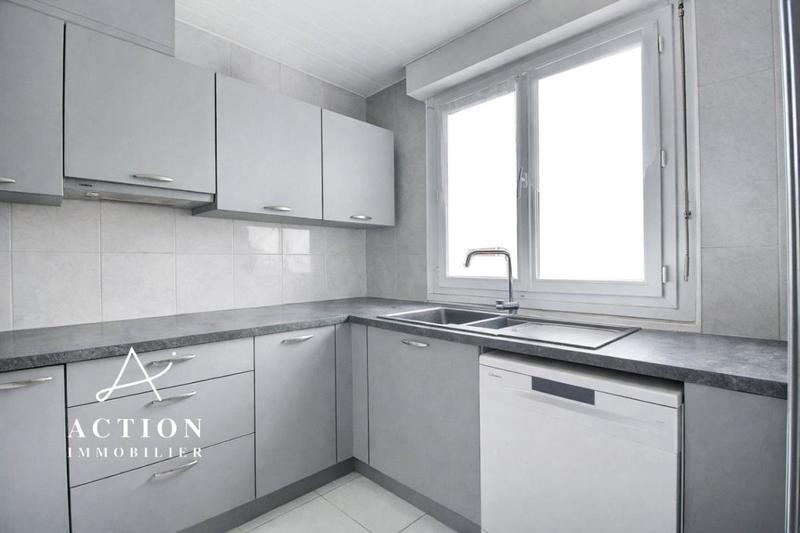 Maison - 93 m² - 5 pièces