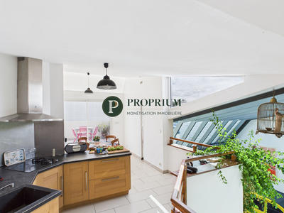 Maison - 220 m² - 8 pièces