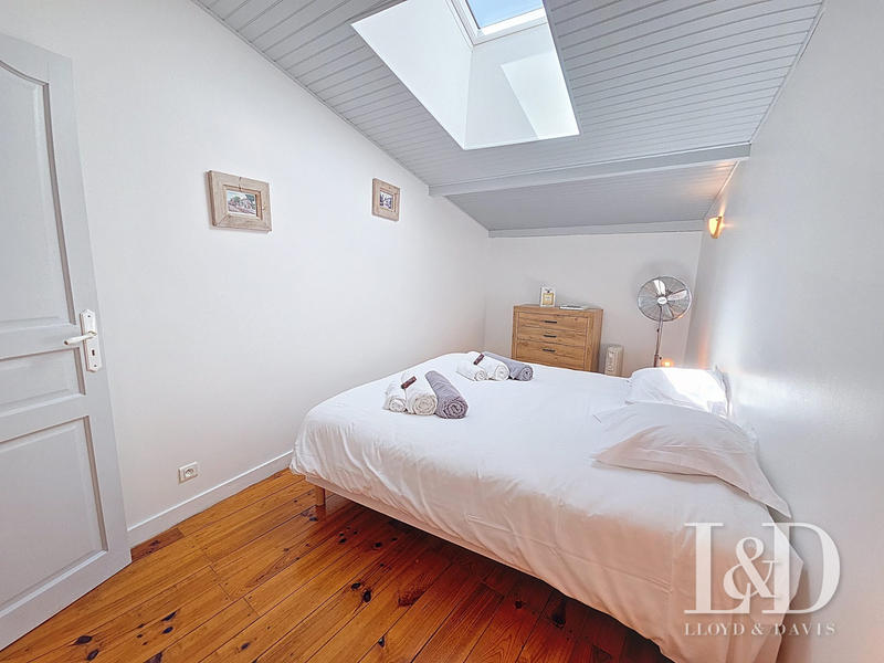 Maison - 376 m² - 15 pièces