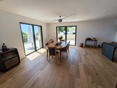 Villa - 400 m² - 4 pièces