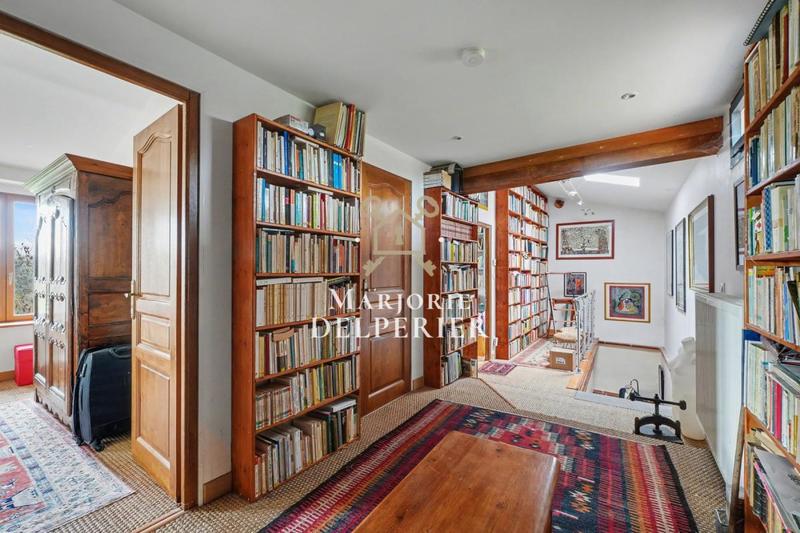 Maison - 422 m² - 10 pièces