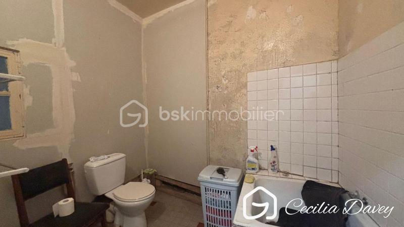 Demeure - 250 m² - 9 pièces