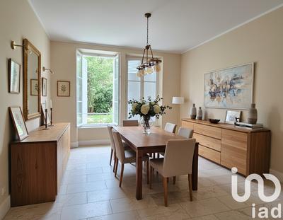 Maison - 205 m² - 9 pièces