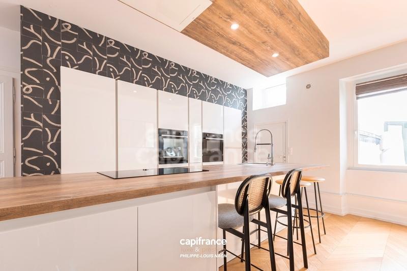 Maison bourgeoise - 251 m² - 10 pièces