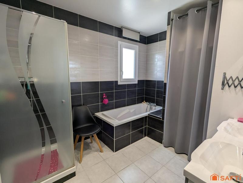 Maison - 125 m² - 5 pièces