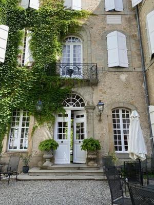 Maison - 746 m² - 15 pièces