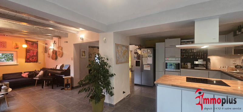 Maison - 206 m² - 8 pièces