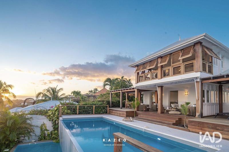 Maison - 200 m² - 7 pièces