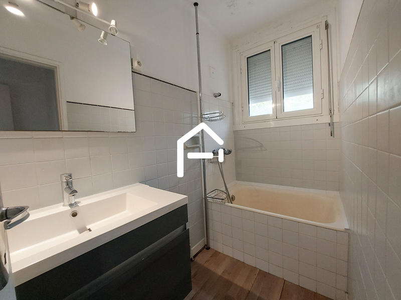 Local commercial - 197 m² - 3 pièces