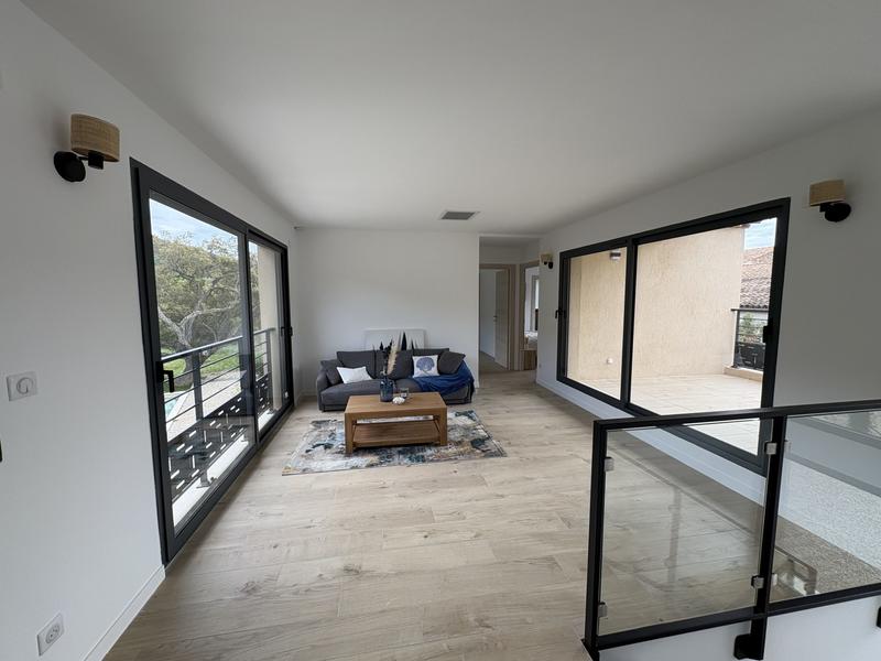 Villa - 250 m² - 6 pièces