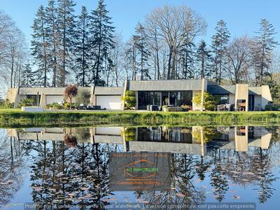 Maison - 341 m² - 9 pièces