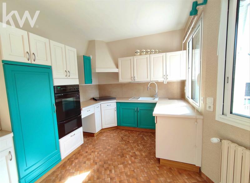 Maison - 227 m² - 7 pièces