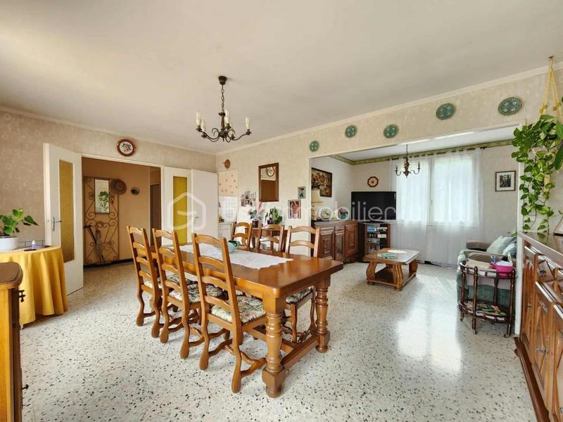 Villa - 214 m² - 9 pièces