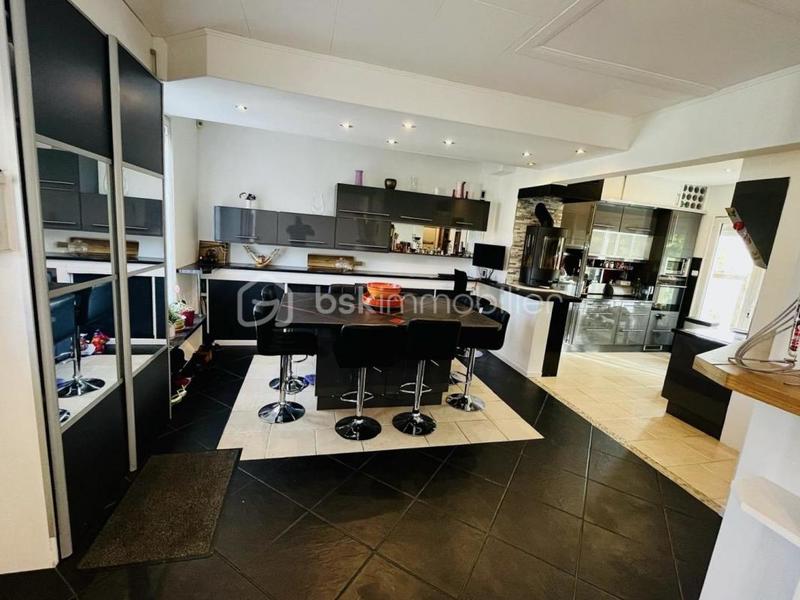 Maison traditionnelle - 122 m² - 5 pièces