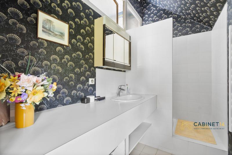 Maison contemporaine - 250 m² - 8 pièces