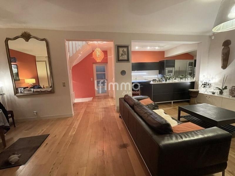 Maison - 185 m² - 8 pièces