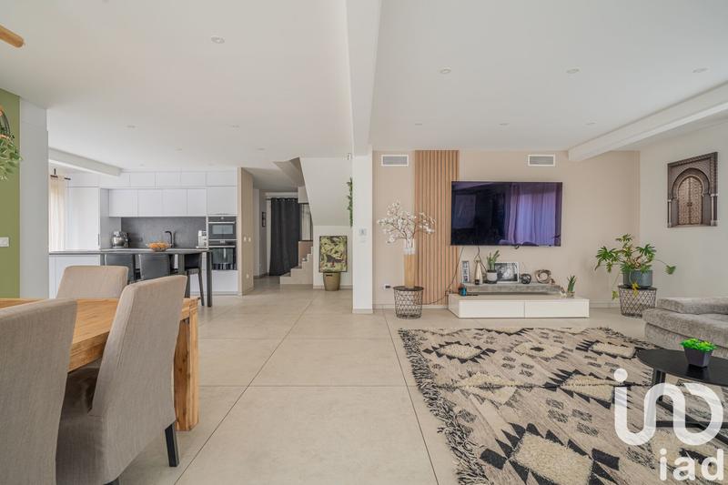 Maison - 184 m² - 7 pièces