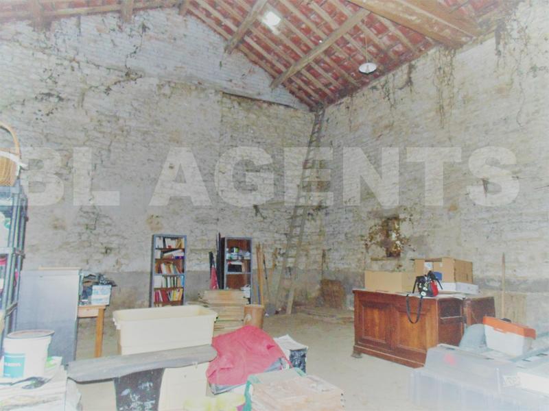 Parking / Garage - 97 m²