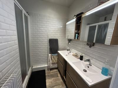 Appartement - 93 m² - 5 pièces