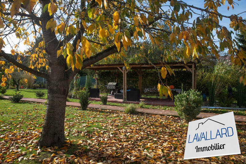 Maison - 260 m² - 10 pièces