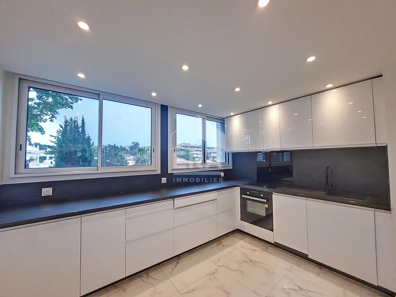 Appartement - 125 m² - 4 pièces