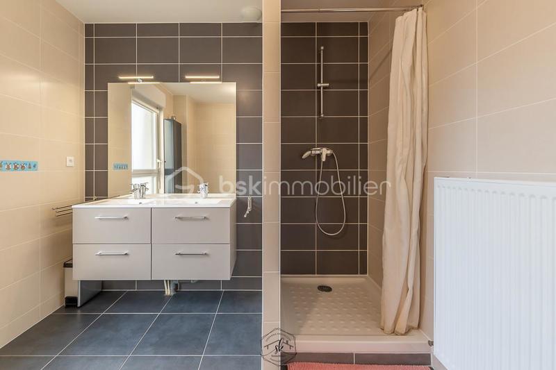 Maison - 101 m² - 5 pièces