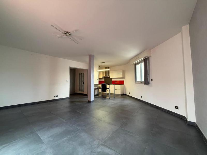 Appartement - 75 m² - 2 pièces