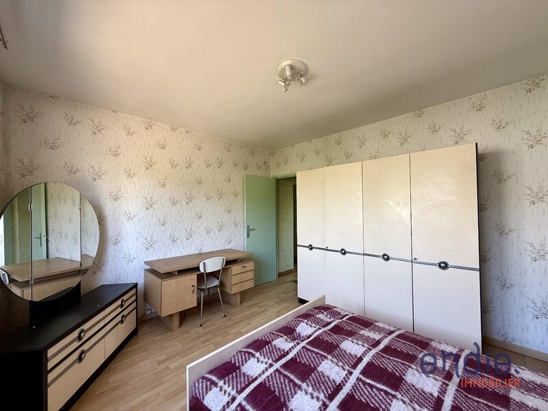 Maison - 201 m² - 9 pièces