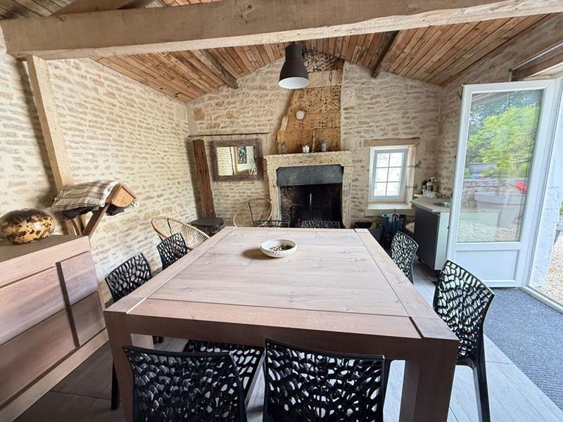 Maison - 270 m² - 8 pièces