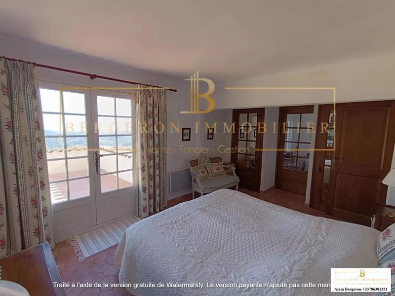 Villa - 185 m² - 6 pièces