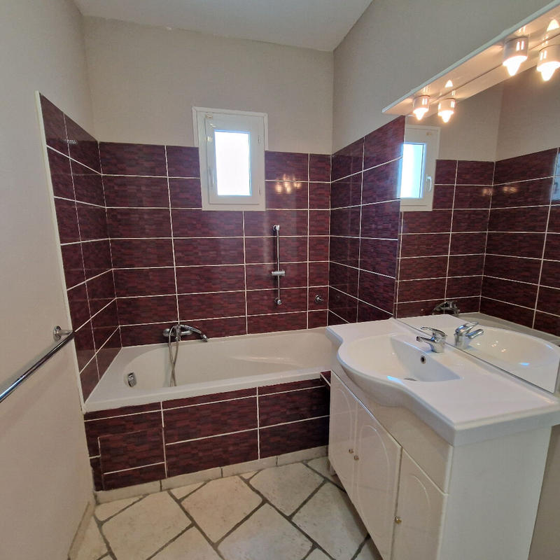 Maison - 205 m² - 8 pièces