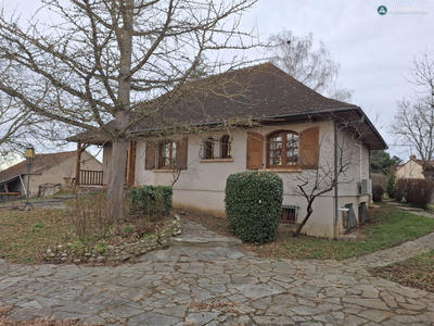 Maison traditionnelle - 149 m² - 5 pièces