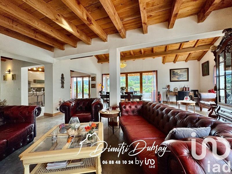 Maison - 222 m² - 7 pièces