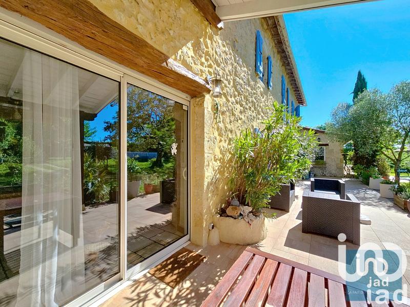 Maison - 223 m² - 8 pièces