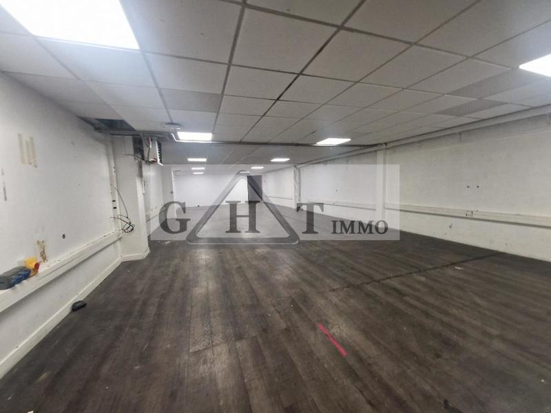 Entrepôt - 632 m²
