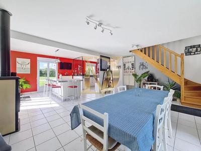 Propriété - 245 m² - 11 pièces