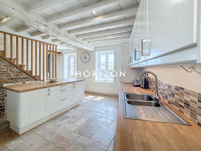 Maison ancienne - 157 m² - 7 pièces