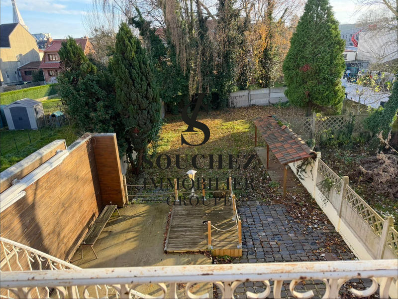 Maison - 250 m² - 8 pièces