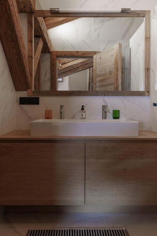 Châlet - 485 m² - 10 pièces