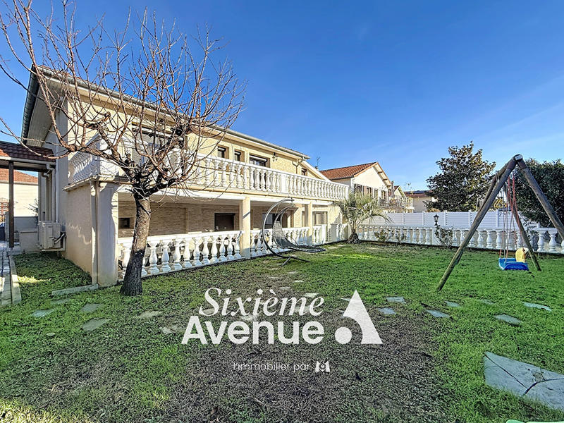 Maison - 181 m² - 7 pièces