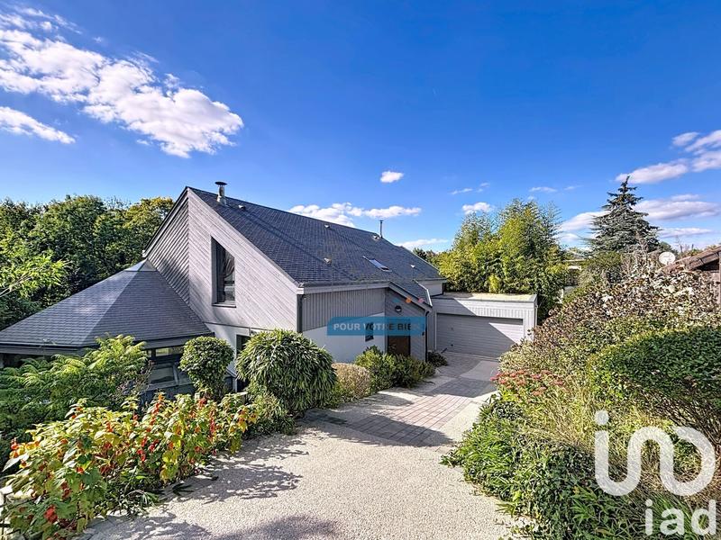 Maison de maîtres - 251 m² - 9 pièces