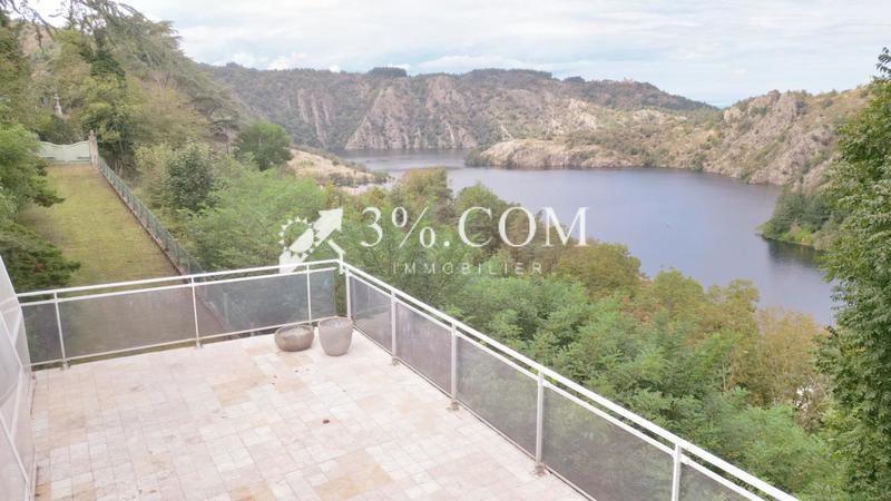 Propriété - 197 m² - 7 pièces