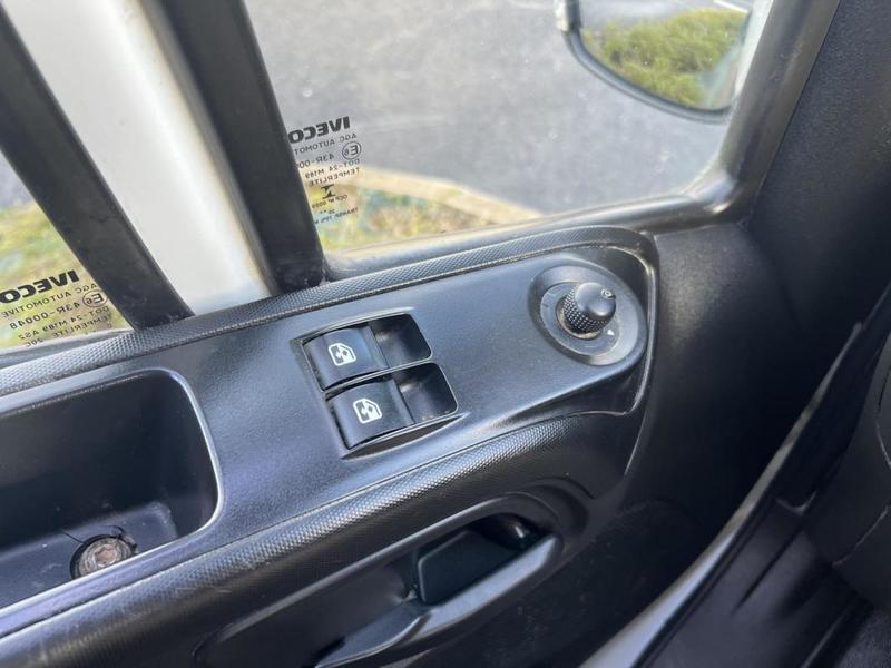 Iveco Daily Blue Power 35 c 14s d s&amp;S (Quad-Tor) Chassis Double Cabine 2014 35c/35s Do