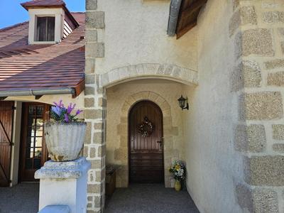 Maison - 287 m² - 10 pièces