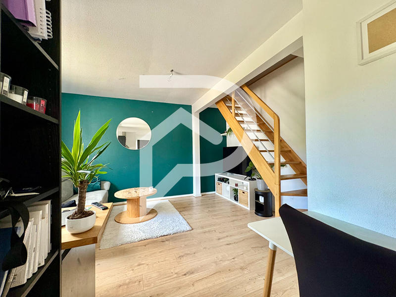 Maison - 1 m² - 7 pièces