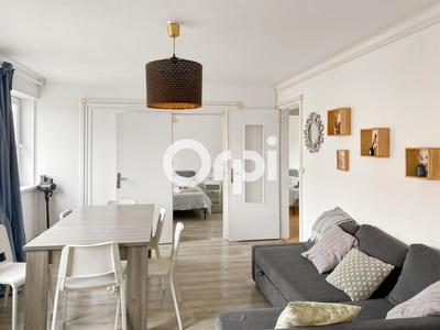 Maison - 200 m² - 6 pièces