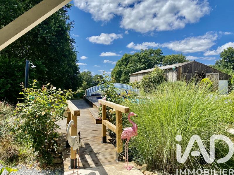 Maison - 240 m² - 10 pièces