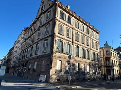 Appartement - 238 m² - 9 pièces