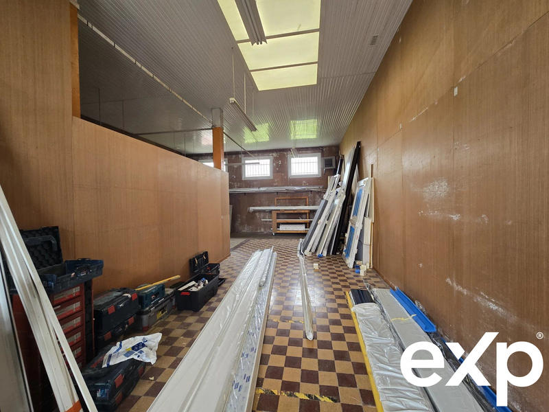 Local d'activités - 180 m² - 5 pièces